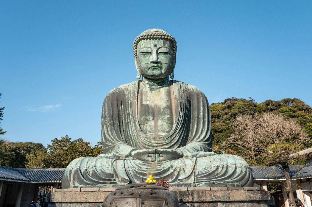 鎌倉大仏の正面全景